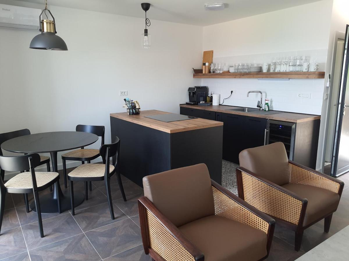 Apartments Krista Medveja Zewnętrze zdjęcie